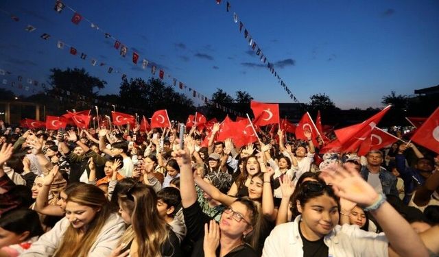 Efes Selçuk’ta müzik ve gençlik buluşması: Gençlik Sahnede etkinliği İstasyon Meydanı’nda yapılacak
