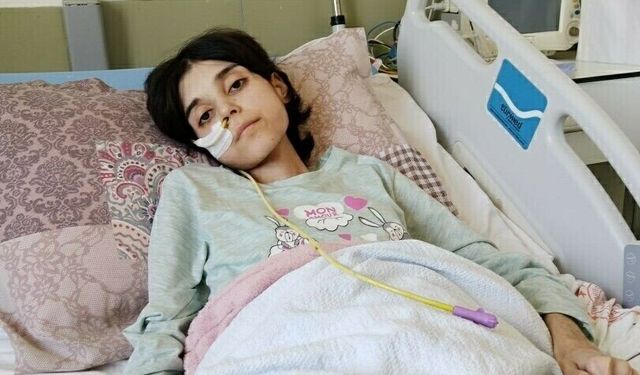 İzmir'de 30 kiloya düşen Ünzile Naz’ın yaşama tutunması için acil destek gerekiyor