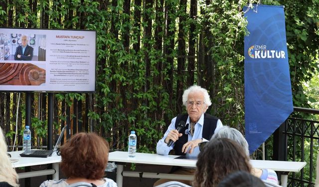 Mustafa Tunçalp İzmir’de seramik sanatını katılımcılarla buluşturdu