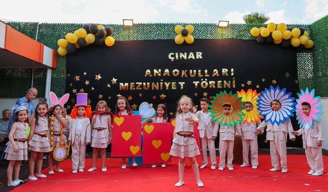 Buca’da minikler ilk mezuniyet heyecanını yaşadı