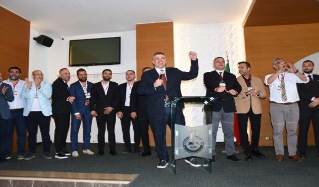 Karşıyaka’da imza yetkisi krizi: Yönetim göreve başlayamadı