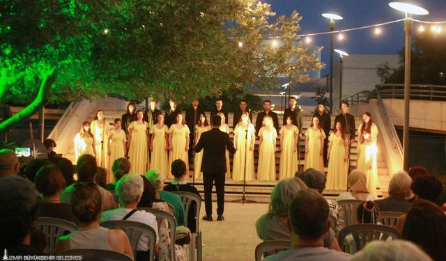 Zeytin Altında Yaza Merhaba konserleri Swara ile açıldı