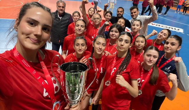 İzmir Büyükşehir’den altı ayda 205 madalya ve 10 kupa