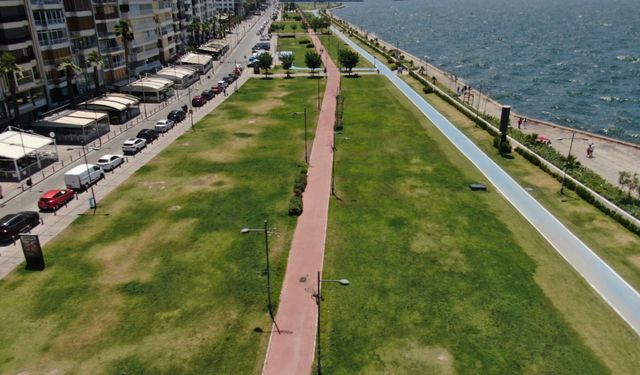 Sıcak hava İzmirlileri evlere kapattı, Kordon sessizliğe büründü