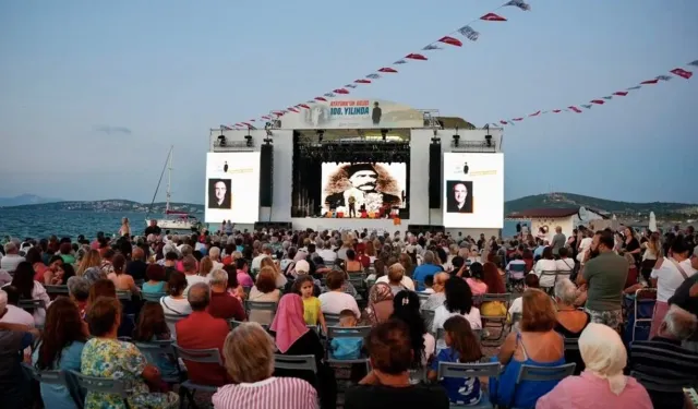 Çeşme’de Atatürk’ün ziyaretinin 100. yılı coşkuyla anıldı