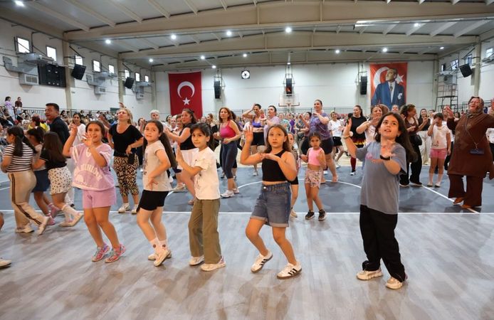 Çiğli’de aerobik ve dans coşkusu