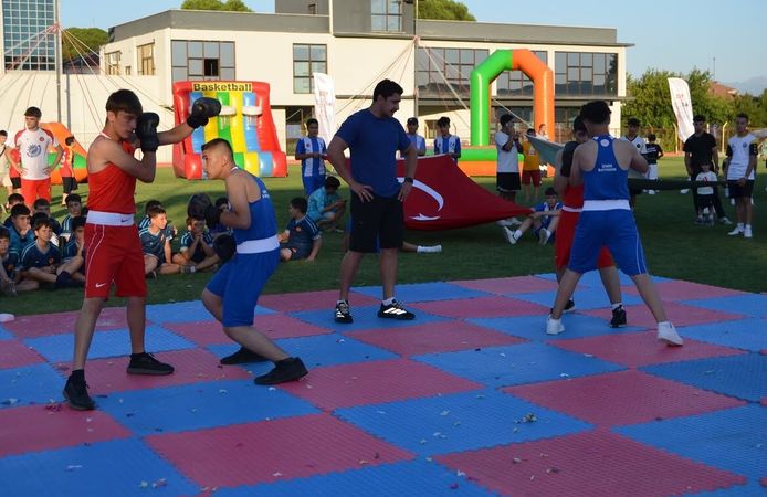 GSB İzmir Spor Okulları Bayındır’da törenle açıldı