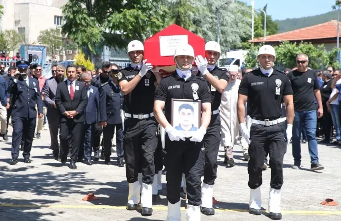 KADES ihbarında şehit olan polis Tayfun Baş eşinin memleketi Denizli'ye uğurlandı