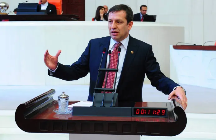 İzmirli vekilin acı günü: Rahmi Aşkın Türeli'nin babası hayatını kaybetti