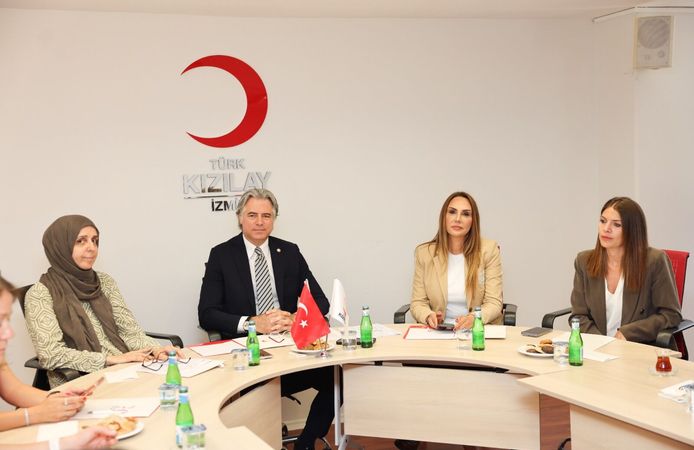 İzmir’de Filistin’e yardım için karma sergi: 35 sanatçı aynı sergide buluşacak