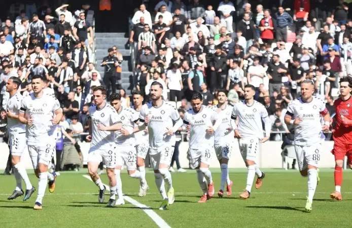 Altay, tüm belirsizliklere rağmen sahaya iniyor