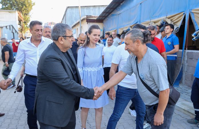 Buca'da Hüseyin Benzer mesaiye Park Bahçeler şantiyesinde başladı