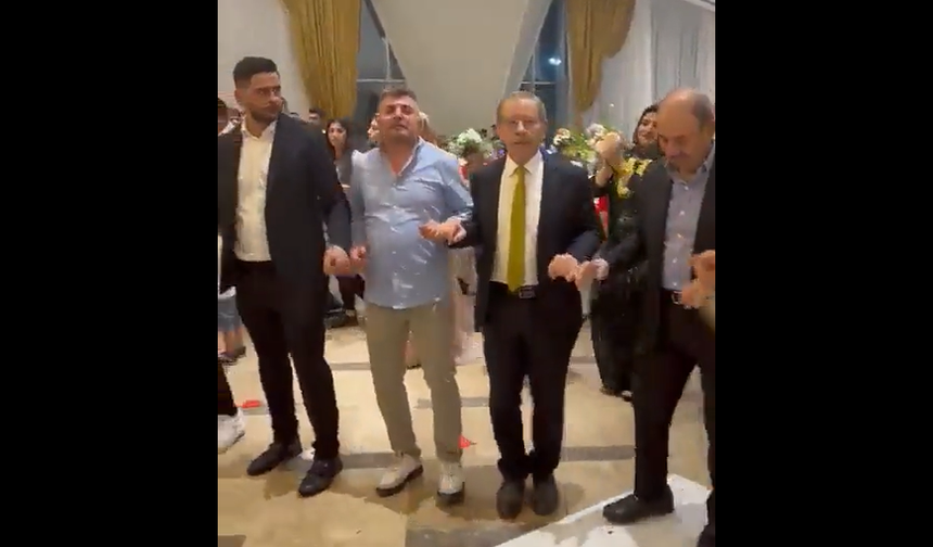 Abdüllatif Şener'den eleştirilere halaylı yanıt! CHP'yi hezimete sürüklüyorlar