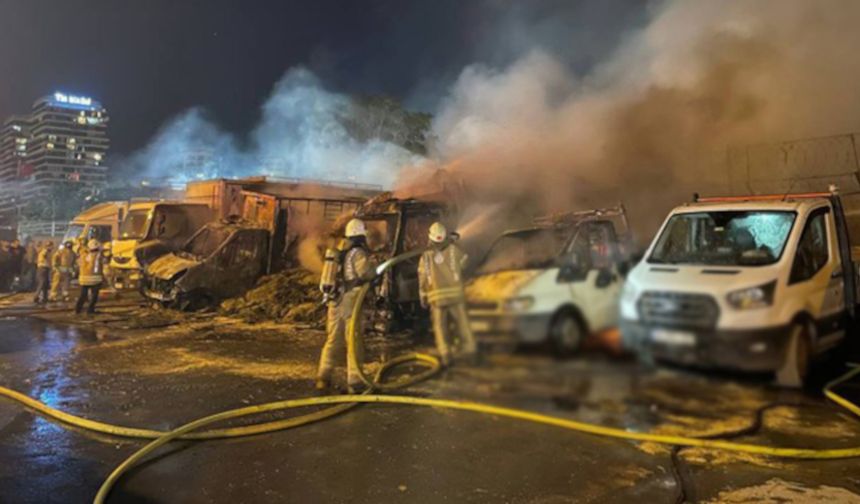 Atları taşıyan araçlar alev aldı! İstanbul'da korutan yangın