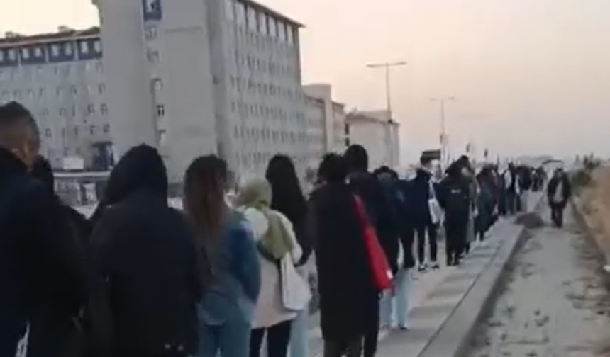 Ankara Çubuk'taki KYK yurdunu böyle eleştirdi! 'Gençlere reva gördüğünüz bu mu?'