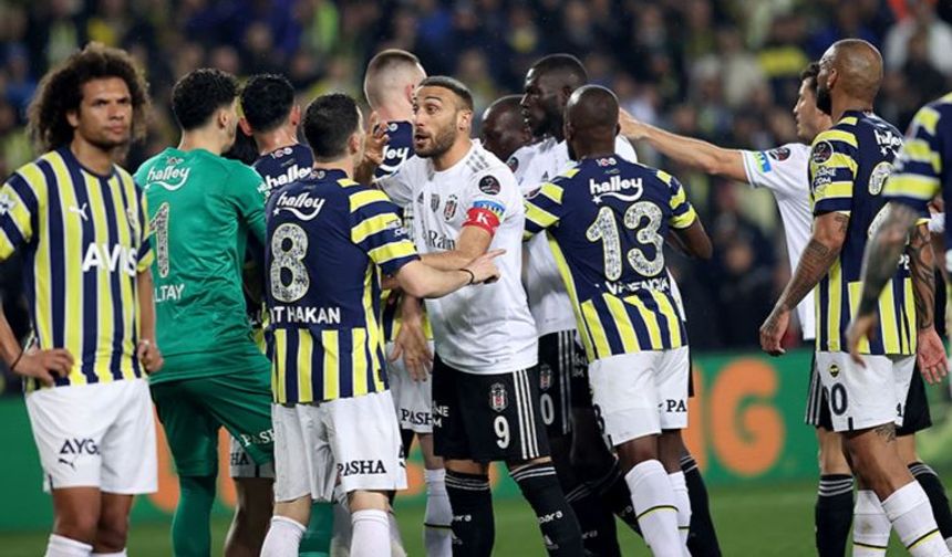 VAR kayıtları yayınlandı: Fenerbahçe - Beşiktaş derbisinde olay olan kırmızı kart kararının perde arkası