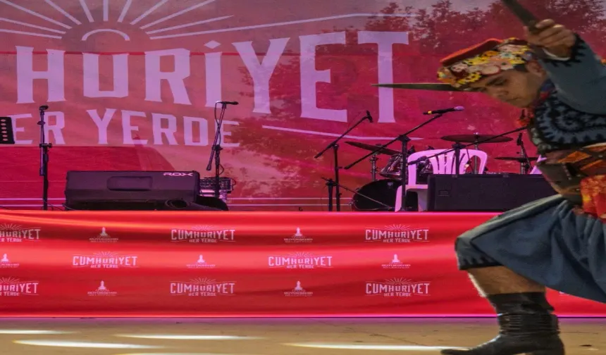 İzmir’de Cumhuriyet coşkusu sürüyor: Kiraz’da “Cumhuriyet Her Yerde” etkinliğine yoğun ilgi