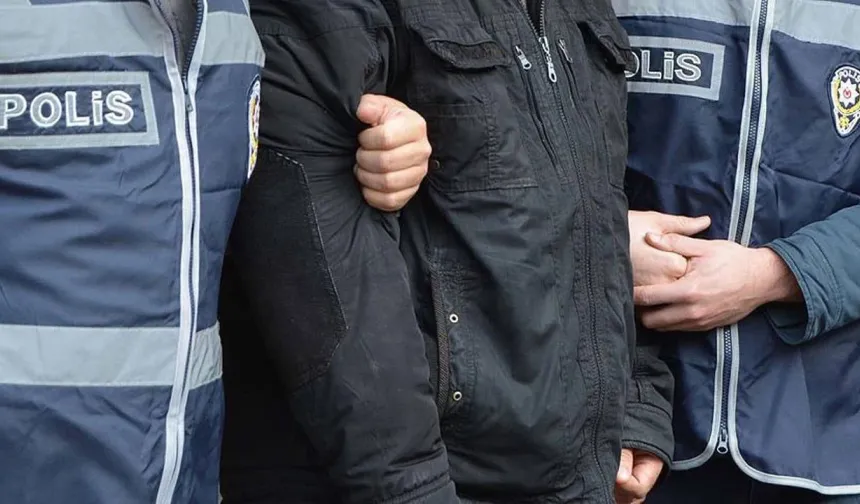 İzmir merkezli FETÖ operasyonu: 9 şüpheli gözaltında