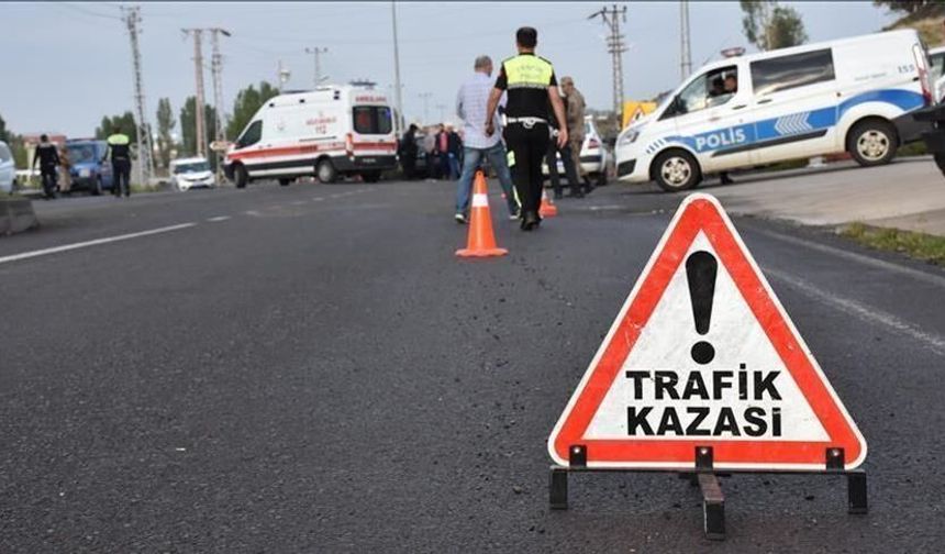 İzmir’de trafik kazası: 79 yaşındaki kadın hastaneye kaldırıldı
