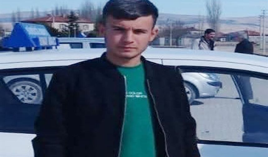 Afyonkarahisar'da şüpheli ölüm: 20 Yaşındaki Kamil Ayber, otomobilden düşerek hayatını kaybetti