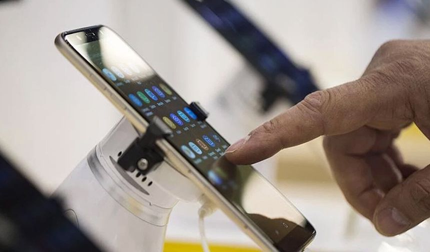 Uzman isim açıkladı... Cep telefonlarına zam kapıda!