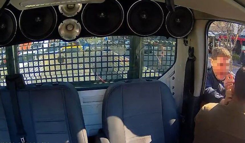 İzmir Narlıdere’de makas atan sürücüye darp iddiası: Bir polis açığa alındı