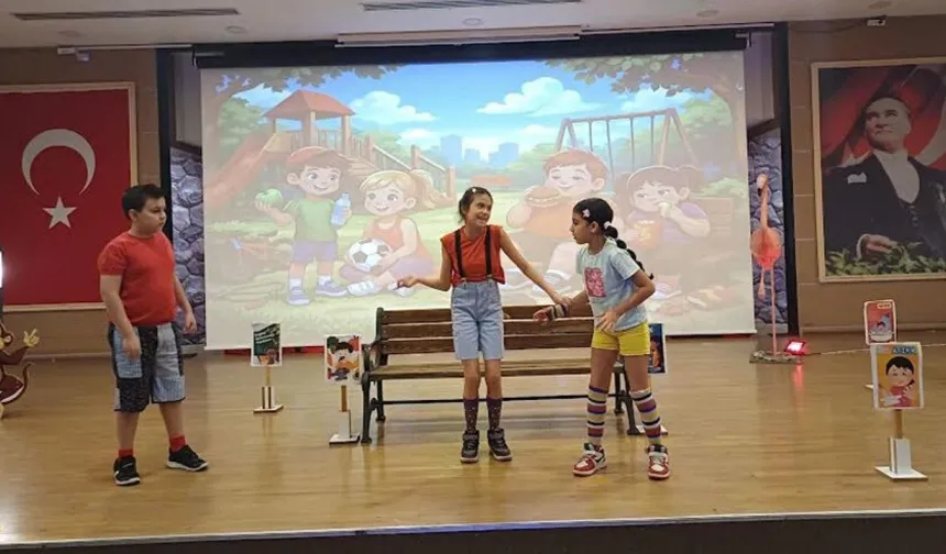 Çiğli Belediyesi’nden çocuklara tiyatro: Mikroplara karşı