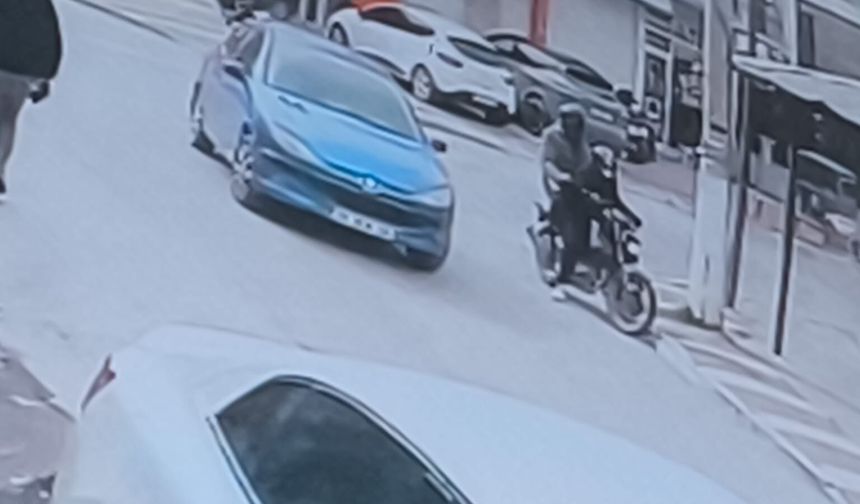 İzmir’de silahlı kuyumcu soygunu: Kameraya saniye saniye yansıdı