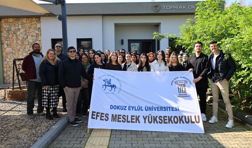 Efes Tarlası Yaşam Köyü’nde gençlere alternatif kariyer yolları anlatıldı