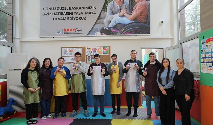 Menderes Engelsiz Çocuk Evi’nde renkli anlar: Kurabiyeler fırında, mutluluk yüzlerde