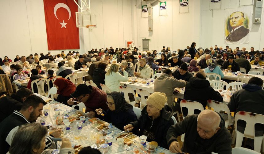 Foça’da Ramazan Sofrası Bağarası’nda kuruldu