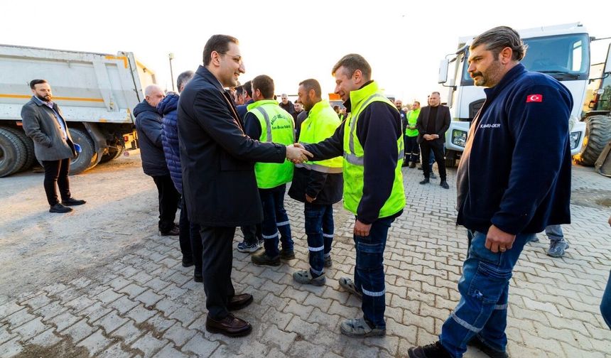 Balçova’da arife mesaisi: Başkan Yiğit personelle bayramlaştı