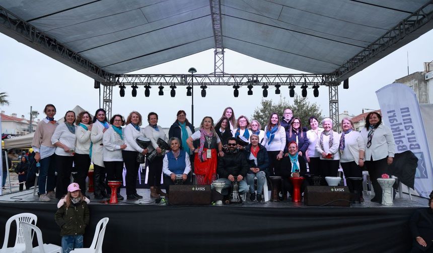 Foça’da balıkçılık festivali: İzmirliler akın etti, ilk gün rekor katılım