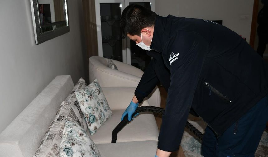 Torbalı’da yaşlı ve engellilere yeni destek: İhtiyaç sahiplerinin evleri belediye ekiplerine emanet