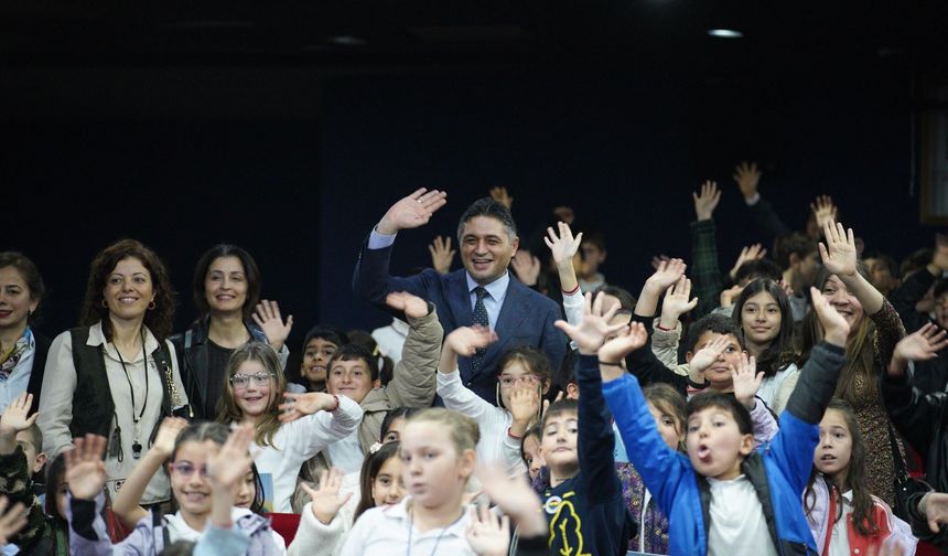 Aliağa Belediyesi’nde renkli buluşma: Öğrenciler taleplerini iletti