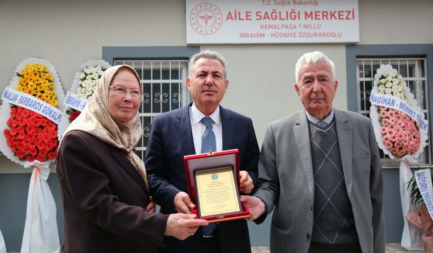 Kemalpaşa’da hayırsever destekledi, iki aile sağlığı merkezi törenle açıldı