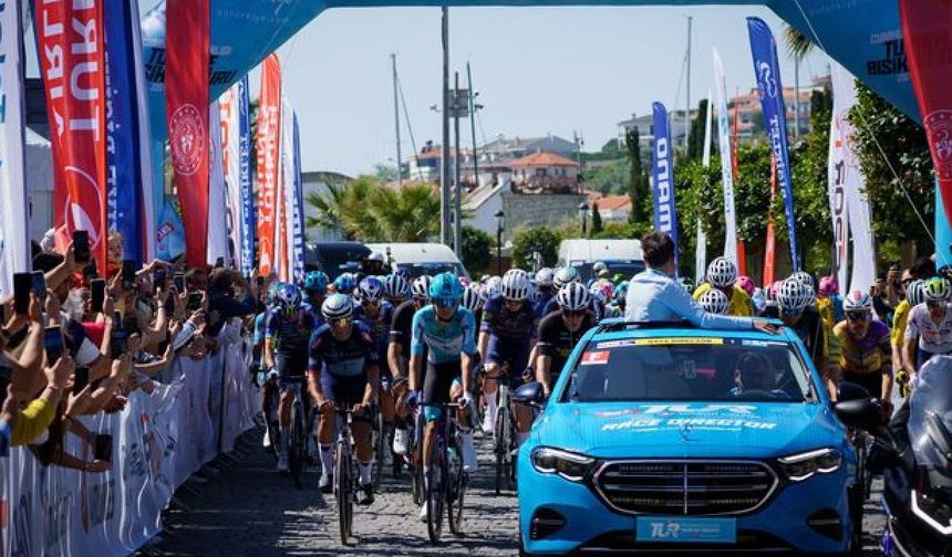 İzmir’den Ankara’ya dev yarış: Cumhurbaşkanlığı Türkiye Bisiklet Turu Çeşme’den başladı