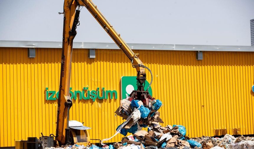 İzmir’de çevre dönüşümü hızlandı: 2 bin 450 ton atık geri kazanıldı