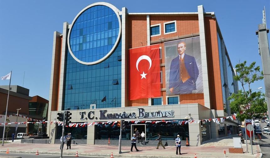 Karabağlar Belediyesi’nde borçlanma hamlesi: Maaş ve SGK ödemeleri için 332 milyon TL’lik yetki istenecek