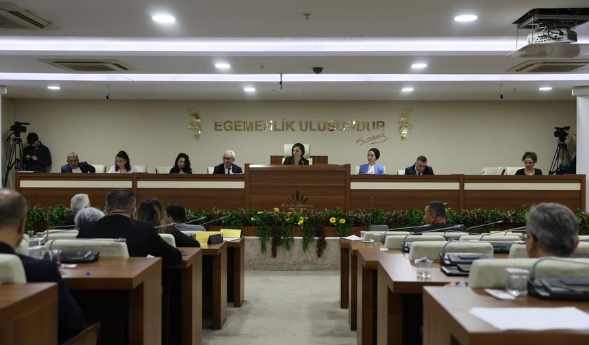 Karabağlar’da gergin meclis... Kınay’dan mecliste dikkat çeken mesaj: Sorumluluğumuz halka