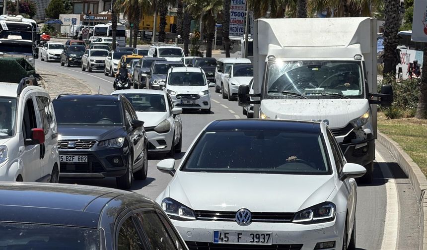 Tatilciler Bodrum’dan dönüşe geçti: Yollarda yoğunluk başladı