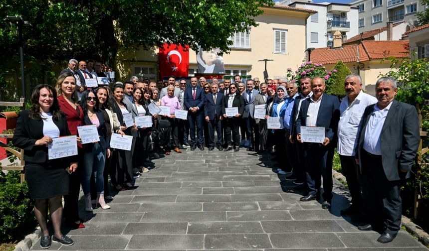 Bornova Muhtarlar Akademisi tamamlandı: 45 muhtara sertifika