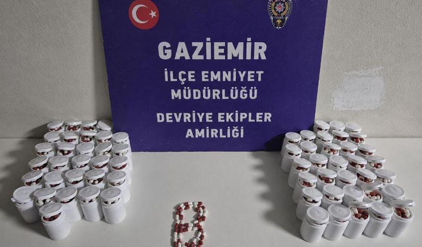Gaziemir’de takside yakalandı: Çantadan 3 bin 4 hap çıktı