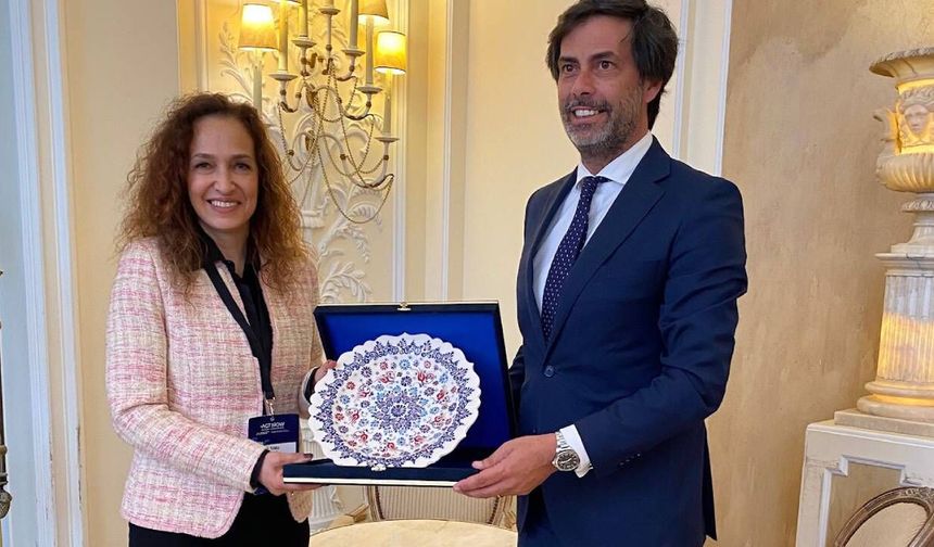Karşıyaka’nın sesi Avrupa'da duyuldu: Ünsal projeleri anlattı
