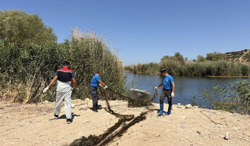 Aliağa’da kaçak avcılığa darbe: 50 metrelik ağ çıkarıldı
