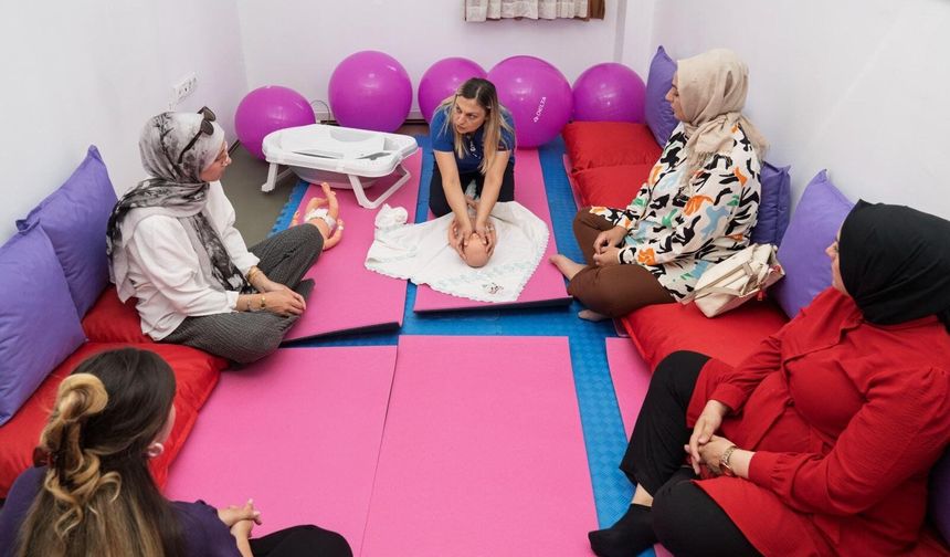 Eşrefpaşa Hastanesi Gebe Okulu’nda yeni dönem başladı