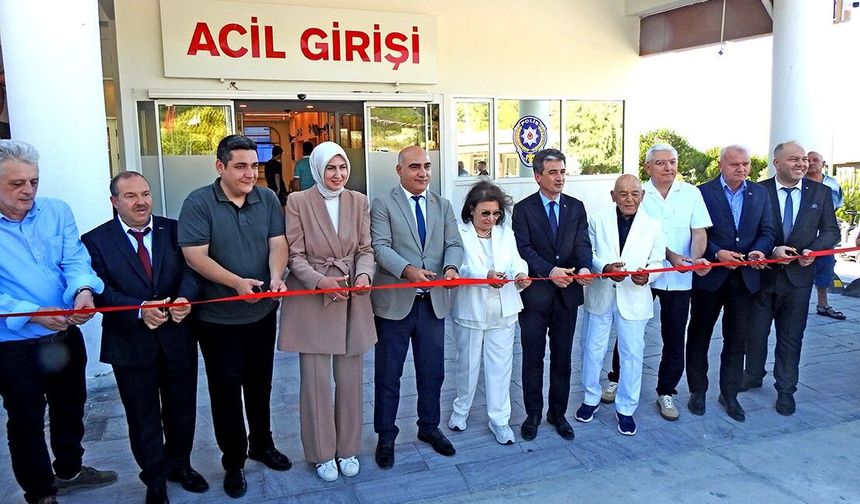 Çeşme Devlet Hastanesi’nin yenilenen acil servisi açıldı