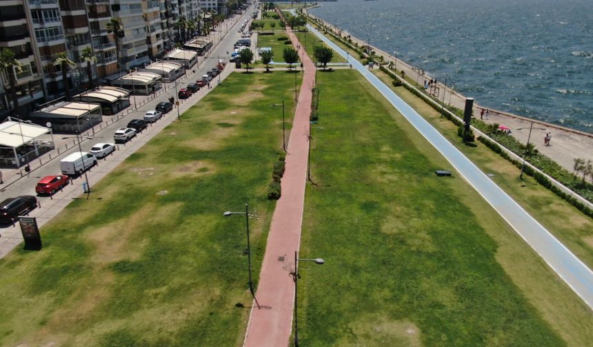 Sıcak hava İzmirlileri evlere kapattı, Kordon sessizliğe büründü