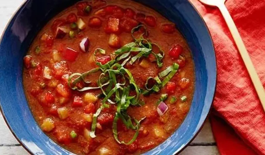Serinletici Gazpacho Soğuk Çorba Tarifi
