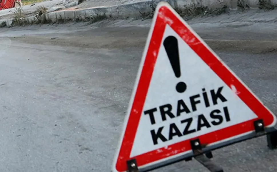 İzmir'de acı kaza: Otomobille çarpışan motosikletin sürücüsü hayatını kaybetti